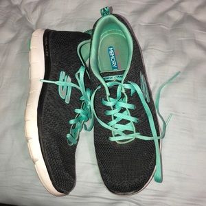 Sketchers memory foam tennis shoes